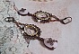 BO Blondy Roses cr&eacute;&eacute;es avec des cabochons PureCrystal, des cabochons loupes, des m&eacute;daillons et une cha&icirc;ne strass