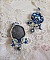 BO Blue Palace brod&eacute;es avec des cabochons facett&eacute;es en verre, des coupelles en forme de fleurs filigran&eacute;es, perles rondes facett&eacute;es Bleu-Marine AB et rocailles. Mont&eacute;es sur des clous en Argent 925