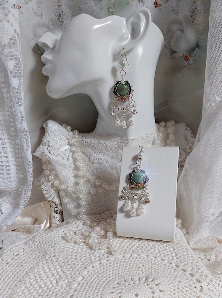 BO Blush Light green mont&eacute;es avec cabochons, estampes, breloques, perles Cristal Swarovski