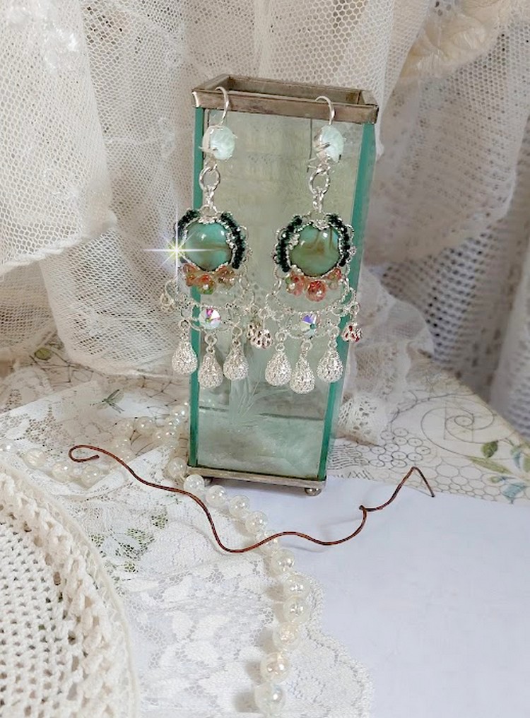 BO Blush Light green mont&eacute;es avec cabochons, estampes, breloques, perles Cristal Swarovski