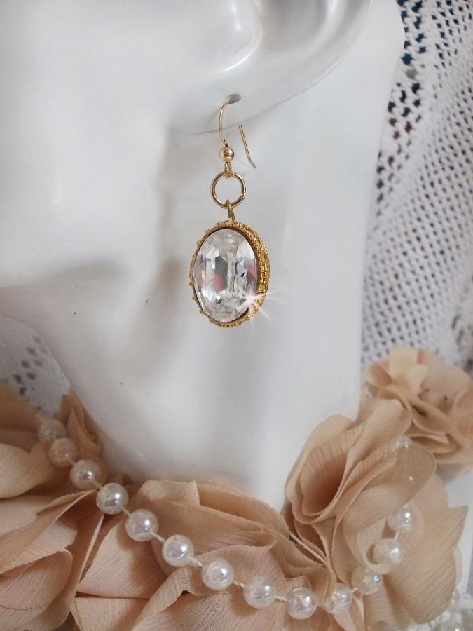 Boucles d'oreilles ovales en cristal Swarovski et Gold Filled.