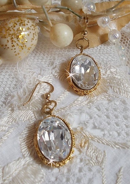 Boucles d'oreilles ovales en cristal Swarovski et Gold Filled.