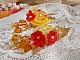 BO bouton d&rsquo;or brod&eacute;es sur fil coton jaune, fleurs, feuilles, rocailles, cristaux, crochets gold filled, quel charme !
