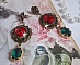 BO Cama&iuml;eu de Rouge et vert mont&eacute;es avec des cabochons en cristal Emerald et cha&icirc;ne Emeraude, pendentifs en zirconium sur des estampes et boucles d&rsquo;oreilles Bronze en Laiton et M&eacute;tal 