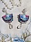 BO Cara&iuml;bes mont&eacute;es avec fleurs, strass, estampes, calottes, perles cristal Swarovski et clous d&rsquo;oreilles 