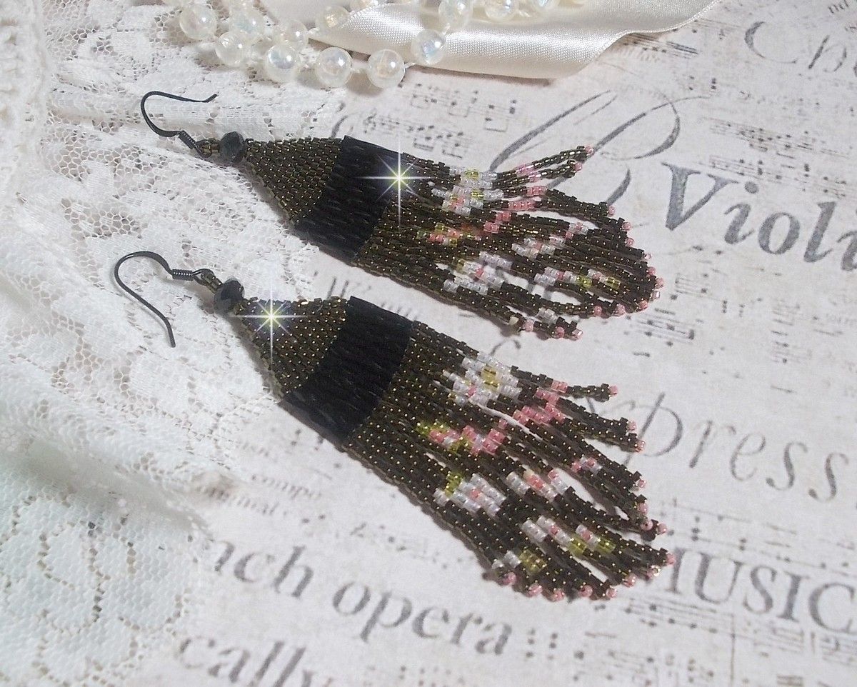 BO Champ&ecirc;tre mont&eacute;es avec des rocailles et tubes torsad&eacute;es en Verre aux couleurs de saison : Olive, Jaune, Vert, Saumon et Blanc &agrave; laquelle s&rsquo;ajoute des perles sur des crochets d&rsquo;oreilles Laiton