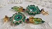 BO Charnelle brod&eacute;es avec des perles rondes et cabochons de Swarovski, des gouttes facett&eacute;es et des rocailles