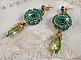 BO Charnelle brod&eacute;es avec des perles rondes et cabochons de Swarovski, des gouttes facett&eacute;es et des rocailles