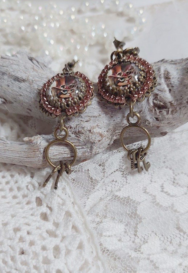BO Chata Steampunk mont&eacute;es avec breloques cl&eacute;s, strass, cabochons loupes et perles Cristal Swarovski