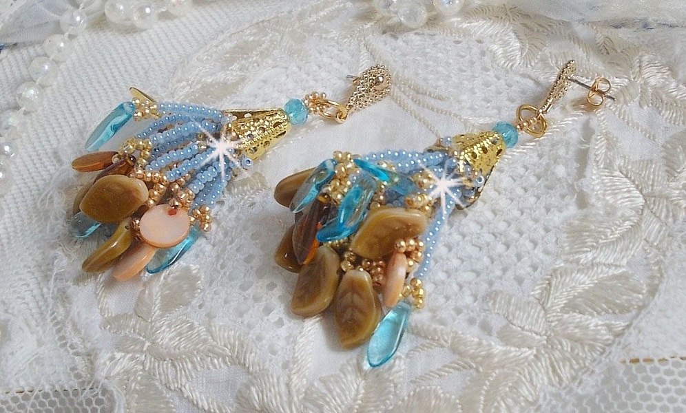 Boucles d'oreilles artisanales style amérindien en nacre et perles.