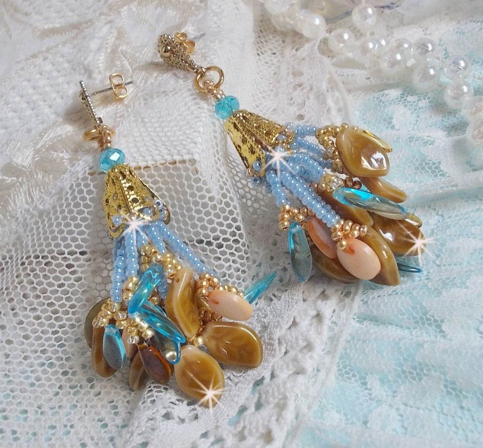 Boucles d'oreilles artisanales style amérindien en nacre et perles.