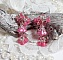Boucles d'oreilles romantiques avec fleurs roses et perles cristal.