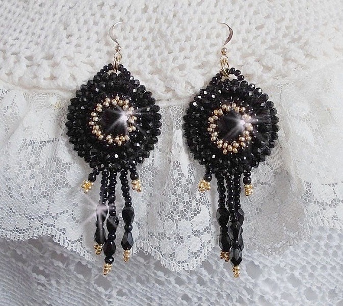 BO Cl&eacute;op&acirc;tra avec 2 onyx noir  et perles nacr&eacute;es