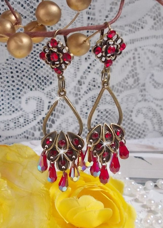 BO Irr&eacute;sistible Rubis mont&eacute;es sur des chandeliers avec des cristaux de Swarovski