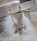 BO Douce Blanche aux plumes blanches, perles en plaqu&eacute; Or et Cuivre/Argent, crochets d'oreilles avec un cristal. Un look Am&eacute;rindien 