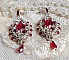 BO Drigon Red brod&eacute;es avec des cabochons Rouge, Cristal et Argent&eacute;, repr&eacute;sentant une femme Dragon &agrave; laquelle s&rsquo;ajoute des strass, rocailles, facettes et clous d&rsquo;oreilles Argent 925. Esprit Asiatique !