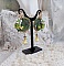 Boucles d'oreilles brodées avec fleurs, dentelle et perles Swarovski.
