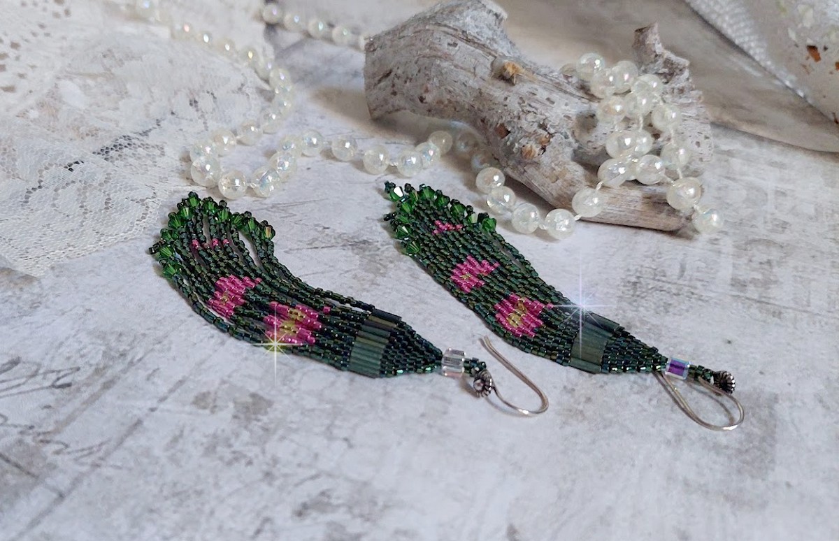 BO Evasion mont&eacute;es avec rocailles verres, tubes, perles cristal Swarovski et crochets d&rsquo;oreilles Argent 925
