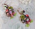 BO Fantasia de Fleurs cr&eacute;&eacute;es avec des Cristaux, des perles rondes nacr&eacute;es, des perles, clochettes en r&eacute;sine, en verre et du ruban Organza Anis
