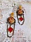 BO Feu de Lumi&egrave;re avec des cabochons roses de couleur Jaune et rouge en porcelaine, cristaux, mont&eacute;s sur estampes, feuilles en laiton, boucles marguerites &eacute;maill&eacute;es et pendentifs vitrail Rouge