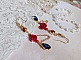 BO Flamenca mont&eacute;es avec cabochons en Cristal, roses en R&eacute;sine, perles rondes en Jade, une cha&icirc;ne avec des poires en oxyde de Zirconium