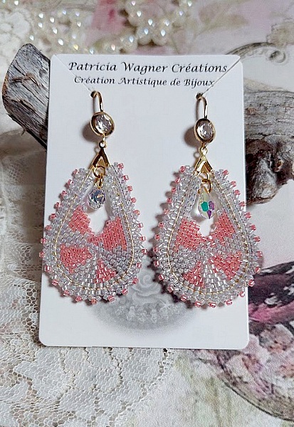BO Florentine Lavande mont&eacute;es avec rocailles en verre, perles cristal Swarovski et crochets laiton