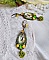 Boucles d'oreilles pendantes fée avec fleurs et cabochons strass.