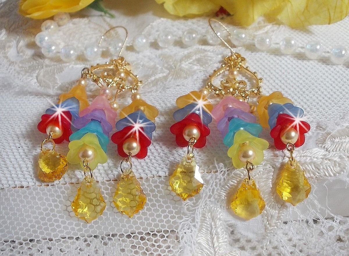 BO Garden Flowers mont&eacute;es avec des gouttes, perles rondes nacr&eacute;es en Cristal, fleurs lucites, perles en Verre sur crochets diamant&eacute;es en Gold Filled 14 carats