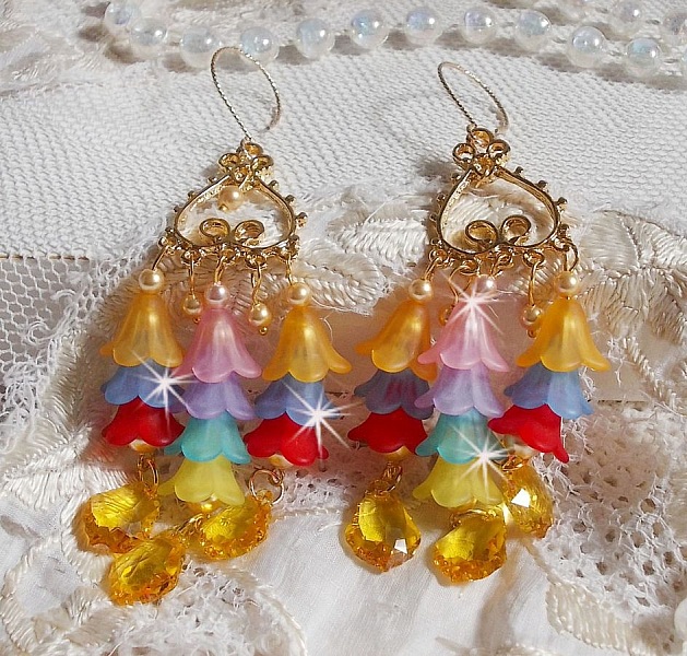 BO Garden Flowers mont&eacute;es avec des gouttes, perles rondes nacr&eacute;es en Cristal, fleurs lucites, perles en Verre sur crochets diamant&eacute;es en Gold Filled 14 carats