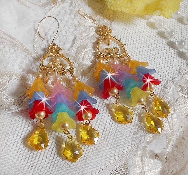 BO Garden Flowers mont&eacute;es avec des gouttes, perles rondes nacr&eacute;es en Cristal, fleurs lucites, perles en Verre sur crochets diamant&eacute;es en Gold Filled 14 carats