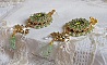 BO Garden Party brod&eacute;es avec des cabochons vintage vert, des cristaux de Swarovski, des perles nacr&eacute;es et des rocailles Miyuki