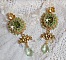 BO Garden Party brod&eacute;es avec des cabochons vintage vert, des cristaux de Swarovski, des perles nacr&eacute;es et des rocailles Miyuki