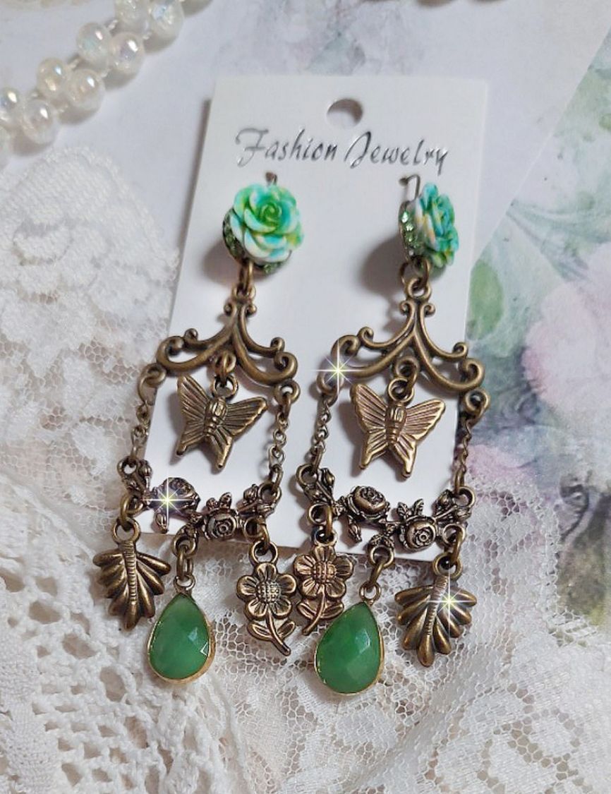 BO Green Palace cr&eacute;&eacute;es avec, des charms breloques, estampes, cabochons roses et pendants facett&eacute;s en verre