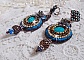 BO Ilycia Charming brod&eacute;es avec deux cabochons facett&eacute;s Turquoise, cristaux comme : fleurs, cha&icirc;ne strass, cabochons aux couleurs Bleues et Cristal &agrave; laquelle s'ajoute des rocailles et des dormeuses