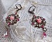 BO Irr&eacute;sistible Eden avec cabochons ronds et gouttes en cristal, cabochons en r&eacute;sine, estampes bomb&eacute;es, dormeuses fleur de lys en laiton