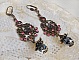 BO Irr&eacute;sistible Love mont&eacute;es avec cabochons ronds, gouttes facett&eacute;es Noires en verre, coupelles &eacute;toiles et filigran&eacute;es sur des dormeuses Bronze