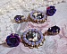 BO La Lavendi&egrave;re cr&eacute;&eacute;es avec des cabochons loupe, des cristaux PureCrystal, des cabochons en r&eacute;sine, des accessoires en plaqu&eacute; Or et en Laiton de couleur Bronze