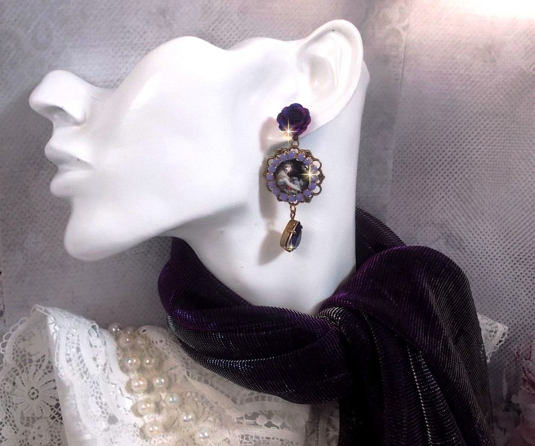 BO La Lavendi&egrave;re cr&eacute;&eacute;es avec des cabochons loupe, des cristaux PureCrystal, des cabochons en r&eacute;sine, des accessoires en plaqu&eacute; Or et en Laiton de couleur Bronze