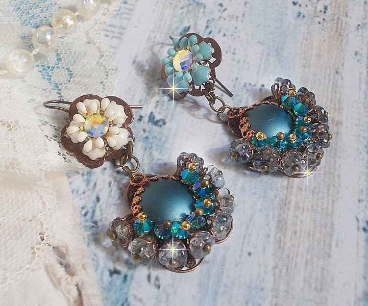 BO Lou Petrol cr&eacute;&eacute;es avec cristaux de Swarovski, perles en verre et fleurs &eacute;poxy 