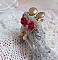BO Lya Roses compos&eacute;es de breloques laitons, pendentifs avec roses m&eacute;tal, perles verres et clous en laiton