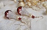 BO Marielle mont&eacute;es avec des pendants boules facett&eacute;es en Verre de boh&egrave;me, fleurs lucites Blanches, perles nacr&eacute;es en Cristal de Swarovski, rocailles couleur Bordeaux  et crochets Argent 925/1000