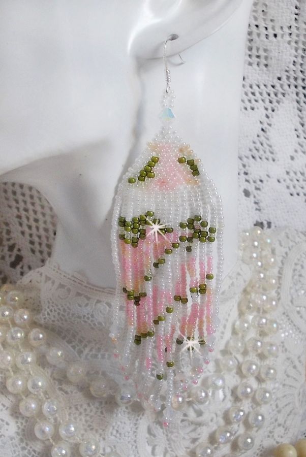 BO Matin Lumineux mont&eacute;es avec des rocailles, toupies en Cristal de Swarovski White Opale AB et dormeuses en argent 925/1000
