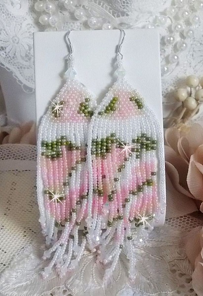 BO Matin Lumineux mont&eacute;es avec des rocailles, toupies en Cristal de Swarovski White Opale AB et dormeuses en argent 925/1000