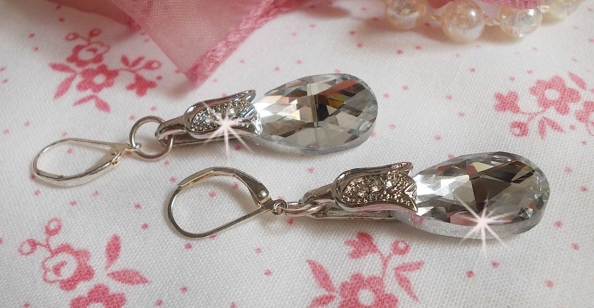Boucles d'oreilles pendantes en cristal et argent 925.