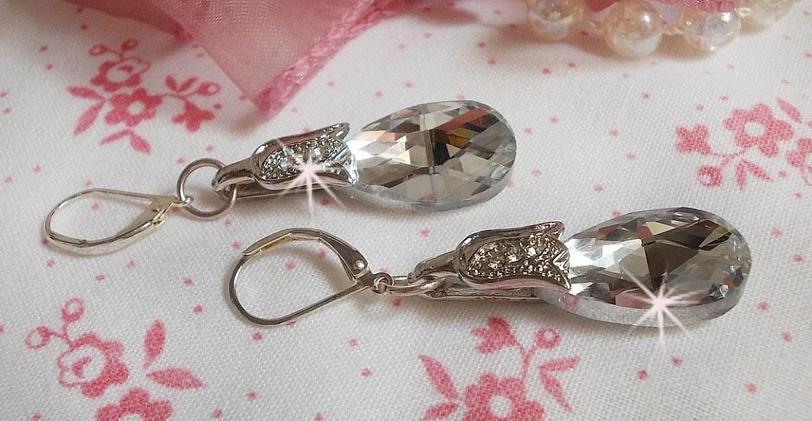 Boucles d'oreilles pendantes en cristal et argent 925.