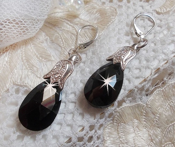 BO Merveilles Jet mont&eacute;es avec gouttes facett&eacute;es en Verre, b&eacute;li&egrave;res tulipes strass&eacute;es et dormeuses en Argent 925/1000