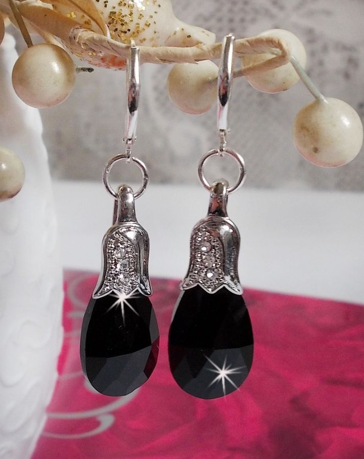 BO Merveilles Jet mont&eacute;es avec gouttes facett&eacute;es en Verre, b&eacute;li&egrave;res tulipes strass&eacute;es et dormeuses en Argent 925/1000