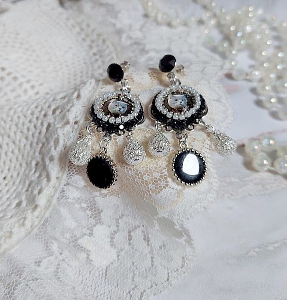 BO Mimichat Steampunk avec cabochons verres, strass, breloques &eacute;poxy, perles cristal Swarovski et clous argent