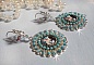 BO Moment de D&eacute;tente avec des cabochons en vere, cristaux : cabochons, cha&icirc;ne strass, cha&icirc;ne perl&eacute;e Turquoise, estampes et dormeuses