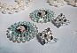 BO Moment de D&eacute;tente avec des cabochons en vere, cristaux : cabochons, cha&icirc;ne strass, cha&icirc;ne perl&eacute;e Turquoise, estampes et dormeuses